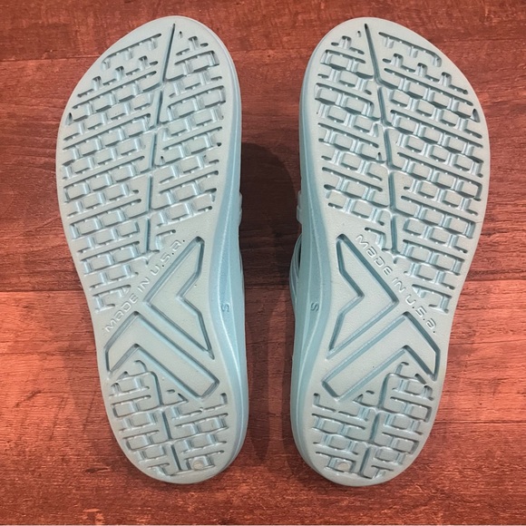 Telic Mallory Sandals - Picture 2 of 3